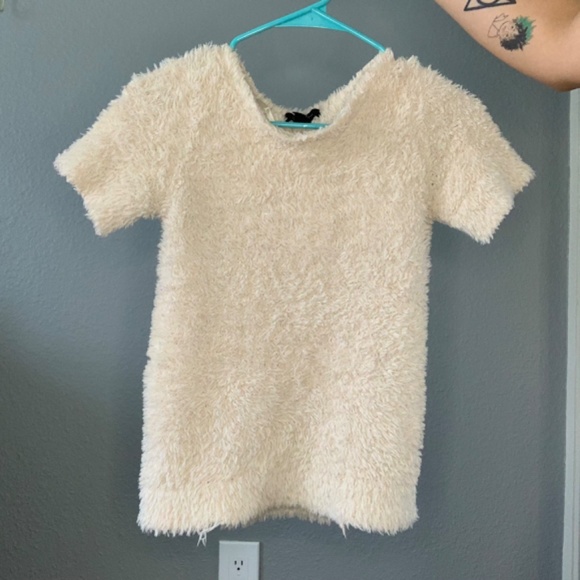 Fluffy T-Shirt - Picture 4 of 6